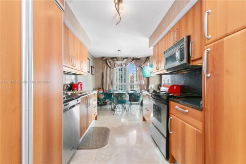 Copropriété à vendre à Sunny Isles Beach, Floride: 3 chambres, 199.18 m2 № 2061136 - photo 11