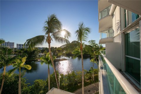 Copropriété à vendre à Sunny Isles Beach, Floride: 3 chambres, 199.18 m2 № 2061136 - photo 28