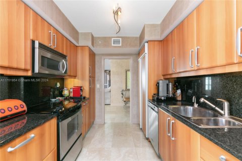 Copropriété à vendre à Sunny Isles Beach, Floride: 3 chambres, 199.18 m2 № 2061136 - photo 13