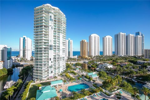 Copropriété à vendre à Sunny Isles Beach, Floride: 3 chambres, 199.18 m2 № 2061136 - photo 15