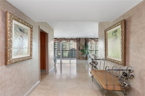 Copropriété à vendre à Sunny Isles Beach, Floride: 3 chambres, 199.18 m2 № 2061136 - photo 4