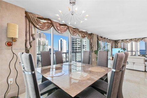 Copropriété à vendre à Sunny Isles Beach, Floride: 3 chambres, 199.18 m2 № 2061136 - photo 9