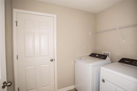 Villa ou maison à vendre à Haines City, Floride: 5 chambres, 224.92 m2 № 2216791 - photo 24