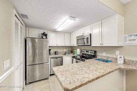Condo in Cape Canaveral, Florida, 1 bedroom  № 1366262 - photo 15