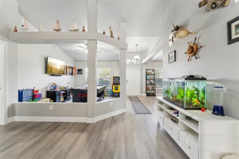 Casa en venta en Cape Coral, Florida, 4 dormitorios, 208.29 m2 № 1567613 - foto 9