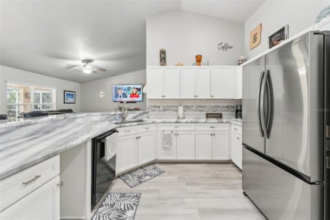 Casa en venta en Cape Coral, Florida, 4 dormitorios, 208.29 m2 № 1567613 - foto 18