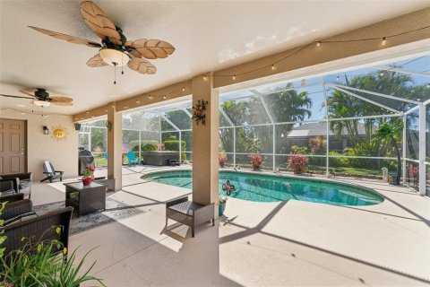 Casa en venta en Cape Coral, Florida, 4 dormitorios, 208.29 m2 № 1567613 - foto 30