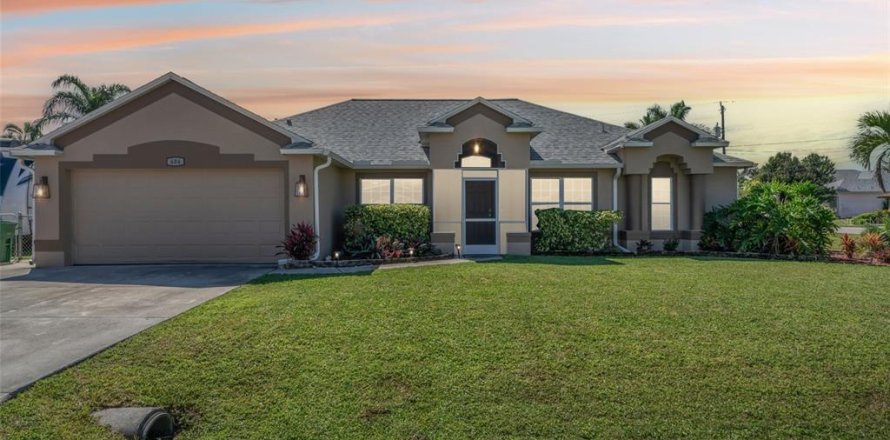 Casa en Cape Coral, Florida 4 dormitorios, 208.29 m2 № 1567613