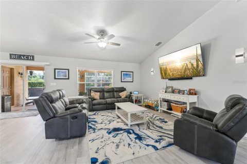 Casa en venta en Cape Coral, Florida, 4 dormitorios, 208.29 m2 № 1567613 - foto 10