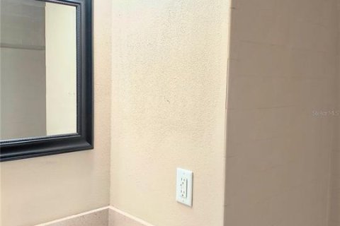 Condo in Tampa, Florida, 2 bedrooms № 2120377 - photo 8