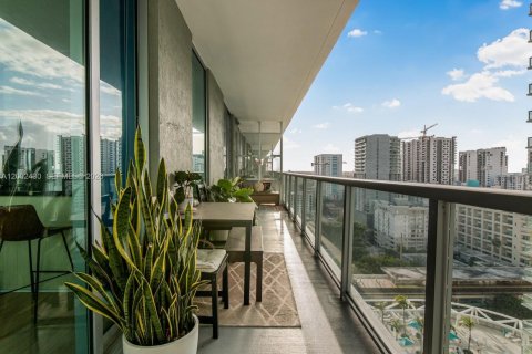 Condo in Miami, Florida, 2 bedrooms № 2068501 - photo 15