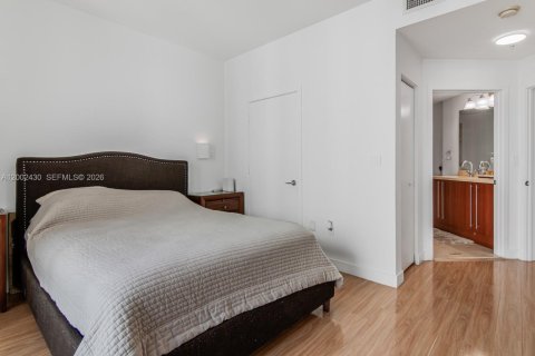 Condo in Miami, Florida, 2 bedrooms № 2068501 - photo 21