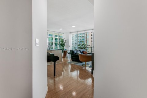 Condo in Miami, Florida, 2 bedrooms № 2068501 - photo 6