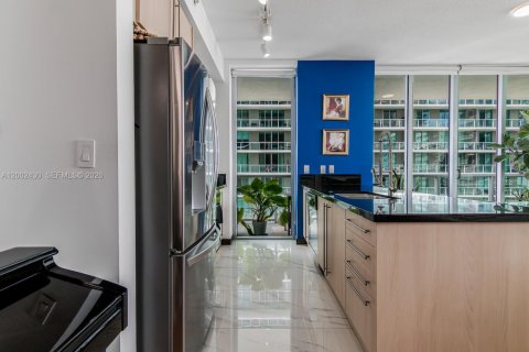 Condo in Miami, Florida, 2 bedrooms № 2068501 - photo 10