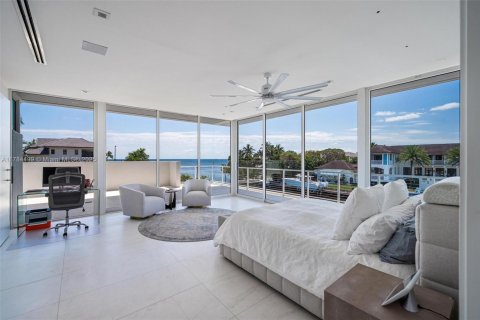 House in Coral Gables, Florida 6 bedrooms, 632.66 sq.m. № 1706593 - photo 20