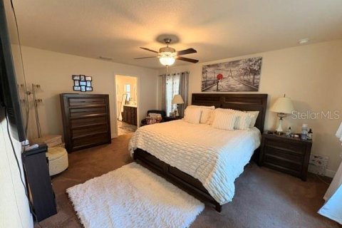 House in Summerfield, Florida 4 bedrooms, 196.49 sq.m. № 2122467 - photo 23