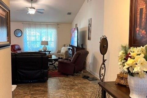 House in Summerfield, Florida 4 bedrooms, 196.49 sq.m. № 2122467 - photo 8