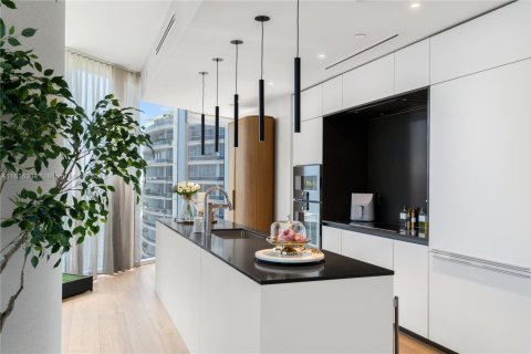 Condo in Miami, Florida, 3 bedrooms  № 1825857 - photo 3