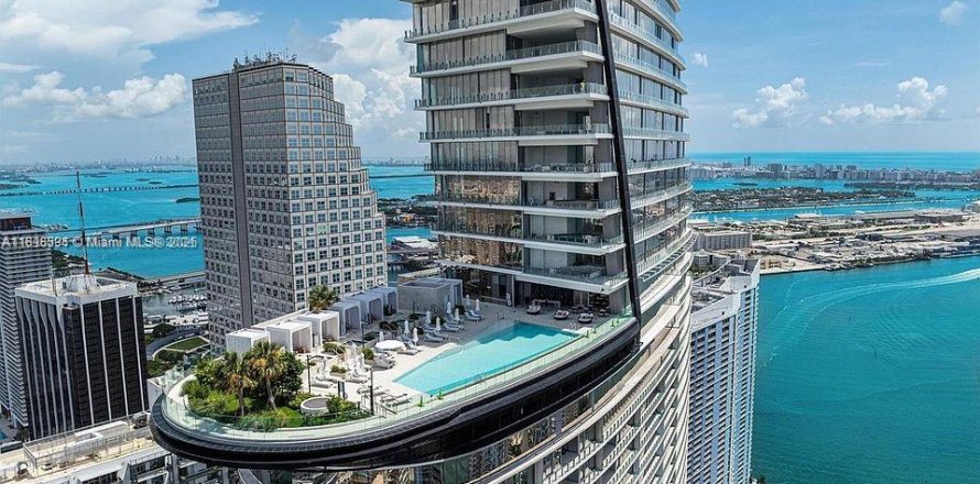 Condo in Miami, Florida, 3 bedrooms № 1825857