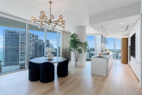Condo in Miami, Florida, 3 bedrooms  № 1825857 - photo 2