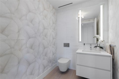 Condo in Miami, Florida, 3 bedrooms  № 1825857 - photo 15