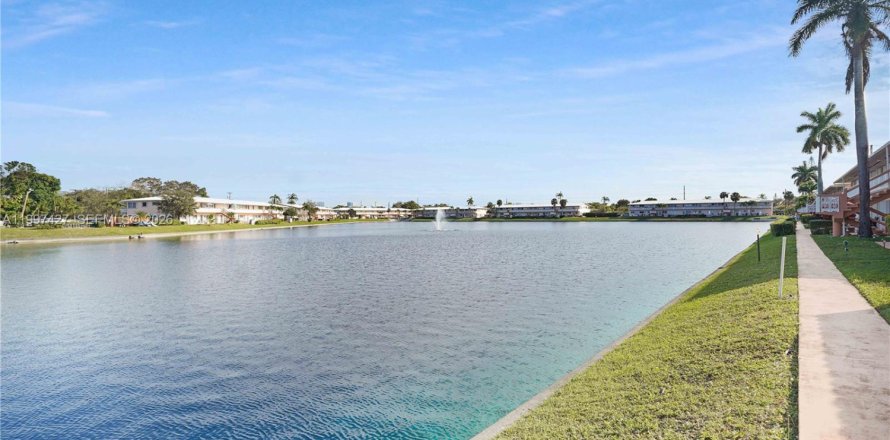 Condominio en Hallandale Beach, Florida, 1 dormitorio  № 2059084