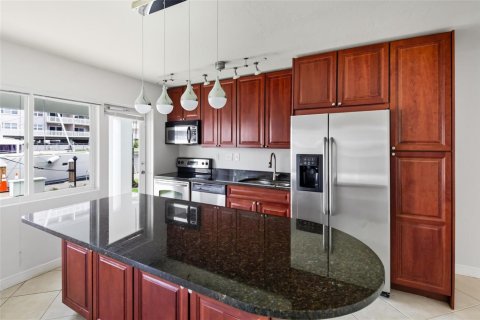 Condo in Fort Lauderdale, Florida, 1 bedroom № 2083568 - photo 18