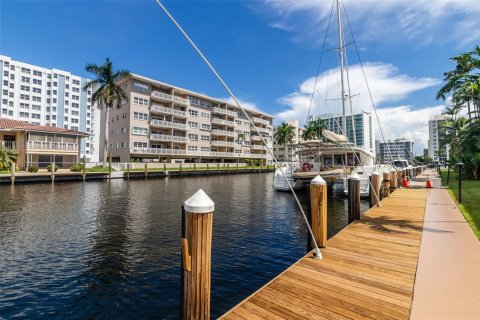 Condo in Fort Lauderdale, Florida, 1 bedroom № 2083568 - photo 9