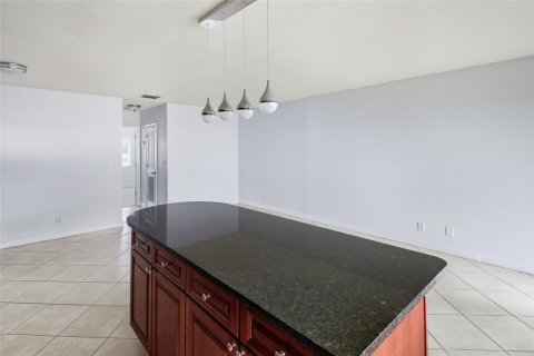 Condo in Fort Lauderdale, Florida, 1 bedroom № 2083568 - photo 19
