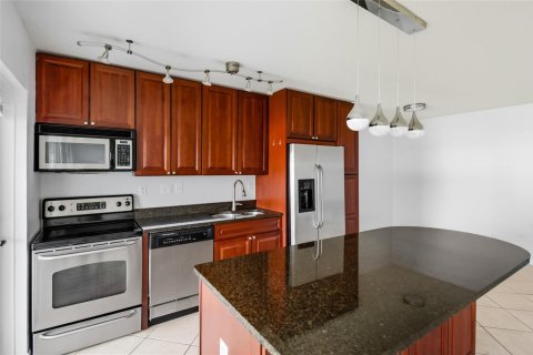 Condo in Fort Lauderdale, Florida, 1 bedroom № 2083568 - photo 17