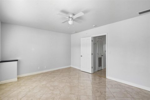 Condo in Fort Lauderdale, Florida, 1 bedroom № 2083568 - photo 26