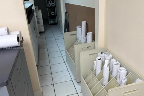 Immobilier commercial à vendre à Miami, Floride № 2013401 - photo 4