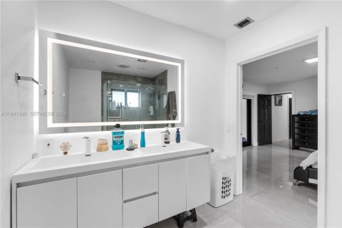 Villa ou maison à louer à Miami, Floride: 5 chambres, 203.55 m2 № 2001294 - photo 25
