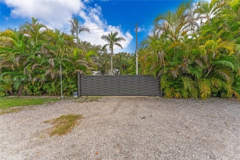 Villa ou maison à louer à Miami, Floride: 5 chambres, 203.55 m2 № 2001294 - photo 30