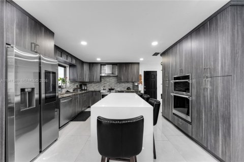 Villa ou maison à louer à Miami, Floride: 5 chambres, 203.55 m2 № 2001294 - photo 13