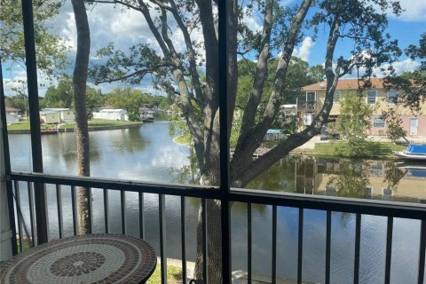 Condominio en alquiler en Tampa, Florida, 2 dormitorios, 141.21 m2 № 1904909 - foto 1