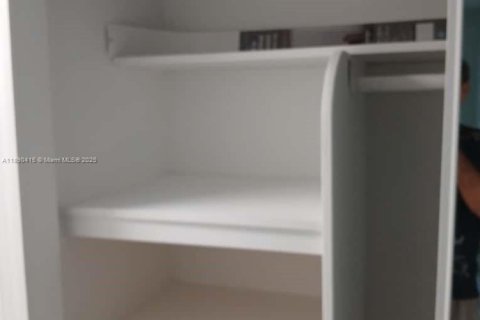 Condominio en alquiler en Miami, Florida, 2 dormitorios, 102.1 m2 № 1943511 - foto 20