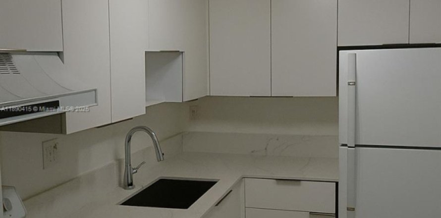 Condominio en Miami, Florida, 2 dormitorios № 1943511