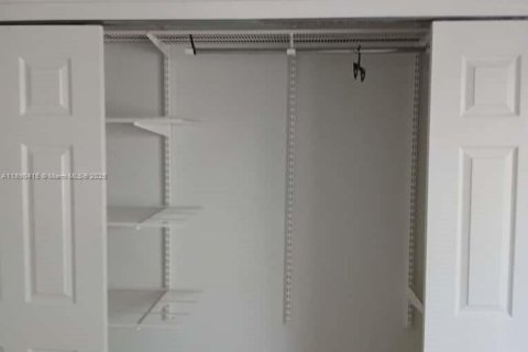 Condominio en alquiler en Miami, Florida, 2 dormitorios, 102.1 m2 № 1943511 - foto 21