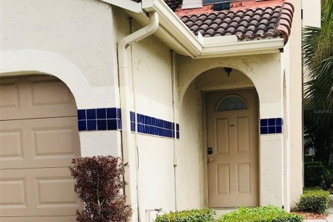 Condo in Tampa, Florida, 2 bedrooms  № 1721634 - photo 1