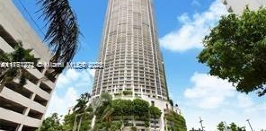 Condo in Miami, Florida, 1 bedroom № 2035351