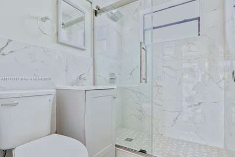 Casa en alquiler en Opa-locka, Florida, 1 dormitorio, 185.06 m2 № 1861447 - foto 10