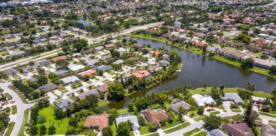 Propiedad comercial en Wellington, Florida 3 dormitorios, 143.16 m2 № 1060169
