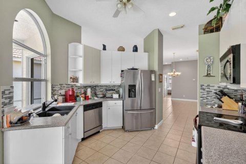 Villa ou maison à vendre à Port St. Lucie, Floride: 2 chambres, 155.33 m2 № 2188752 - photo 15