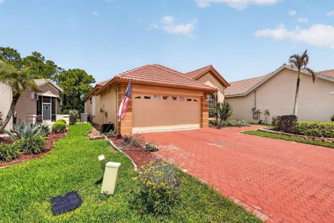 Villa ou maison à vendre à Port St. Lucie, Floride: 2 chambres, 155.33 m2 № 2188752 - photo 2