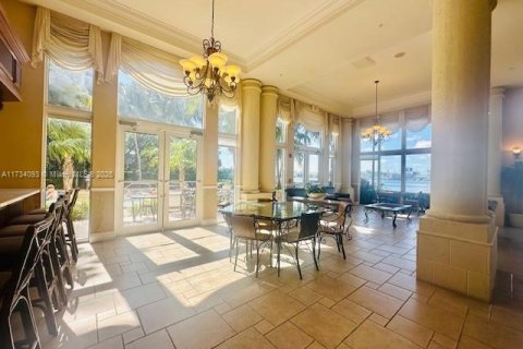 Copropriété à vendre à Sunny Isles Beach, Floride: 2 chambres, 103.68 m2 № 1710062 - photo 24