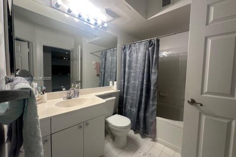 Copropriété à vendre à Sunny Isles Beach, Floride: 2 chambres, 103.68 m2 № 1710062 - photo 13