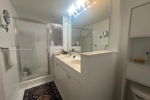Copropriété à vendre à Sunny Isles Beach, Floride: 2 chambres, 103.68 m2 № 1710062 - photo 19