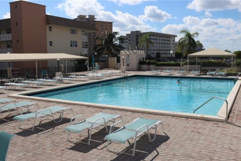 Купить кондоминиум в Халландейл-Бич, Флорида 2 спальни, 158.86м2, № 1958398 - фото 19