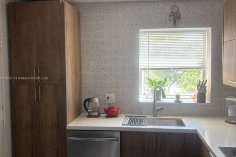 Купить кондоминиум в Халландейл-Бич, Флорида 2 спальни, 158.86м2, № 1958398 - фото 4